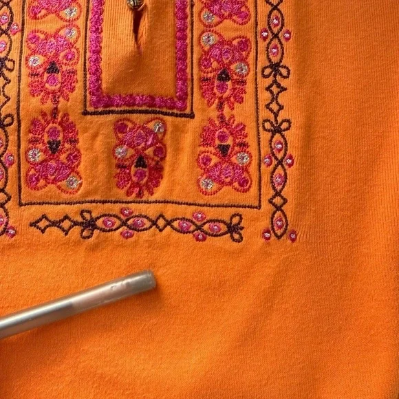 St. John’s Bay Embellished T-Shirt Women XL Orange Embroidered V-Neck - Picture 6 of 9